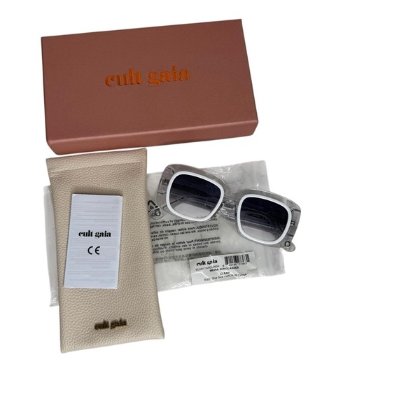 Cult Gaia Meira Clear Retro Sunglasses - Picture 7 of 9